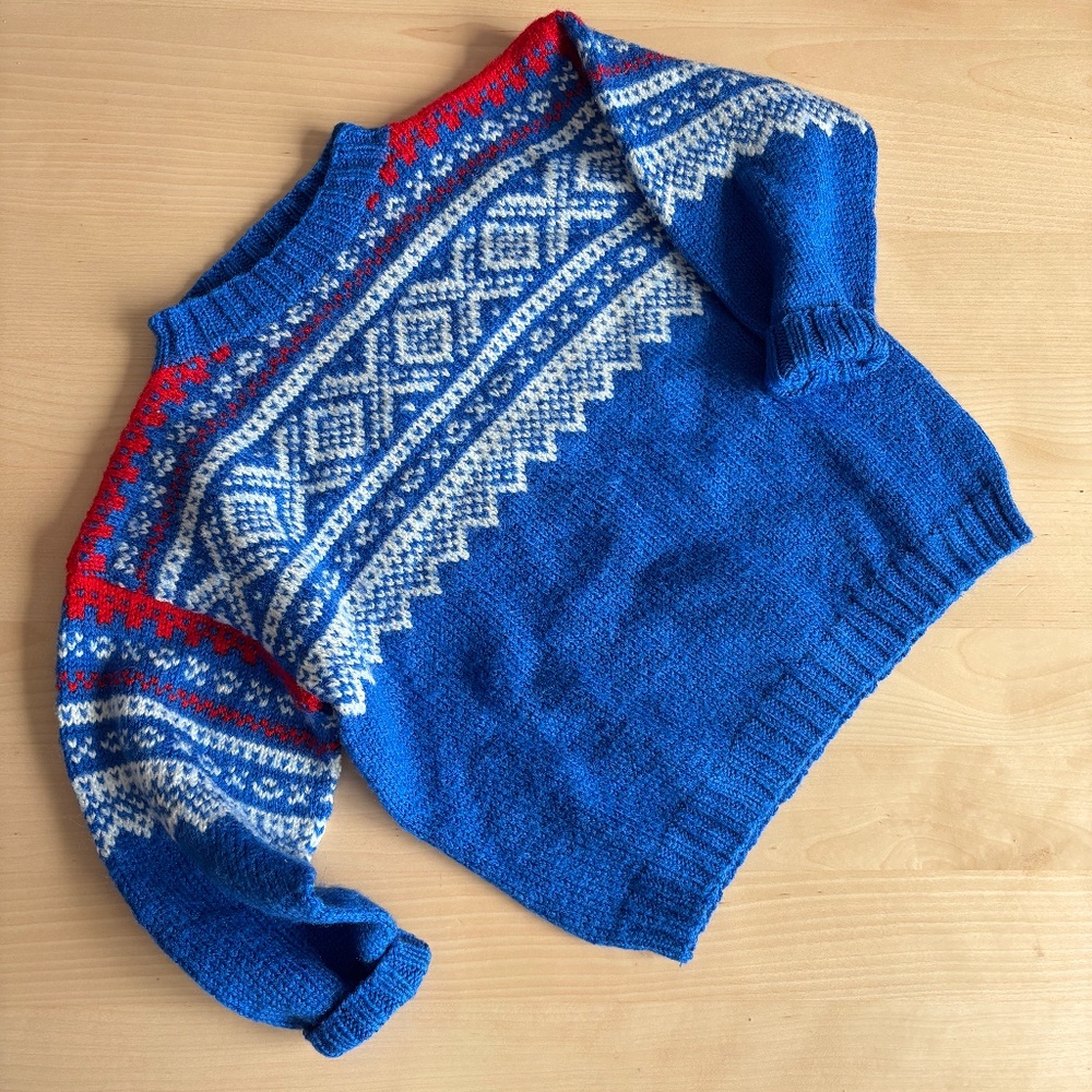 Vintage Christmas / Winter chunky soft sweater. Size 4 kids